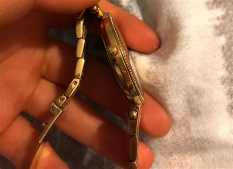 Wie erkenne ich, ob eine Michael Kors Uhr original oder gefälscht 